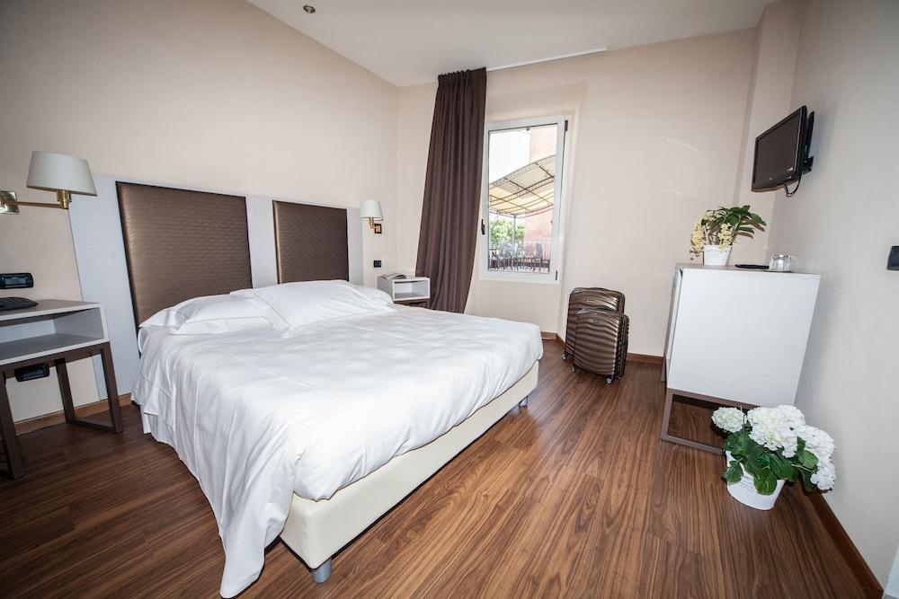 Tripoli Hotel
