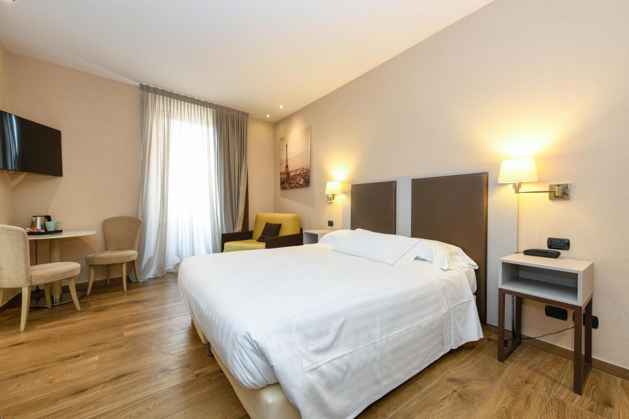 Tripoli 3* Desenzano del Garda