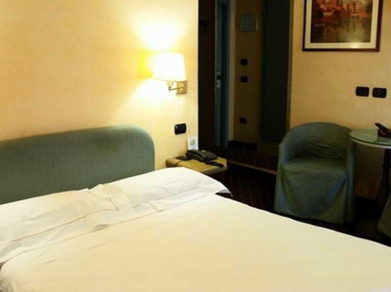 Tripoli 3* Desenzano del Garda